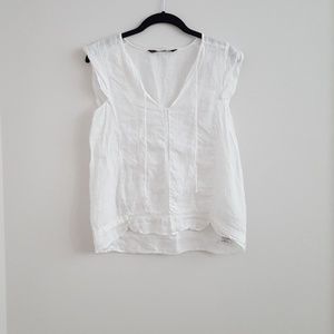 White linen top.